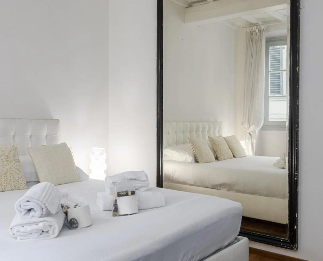 Unyca - Quiet And Central Living In Florence Apartment